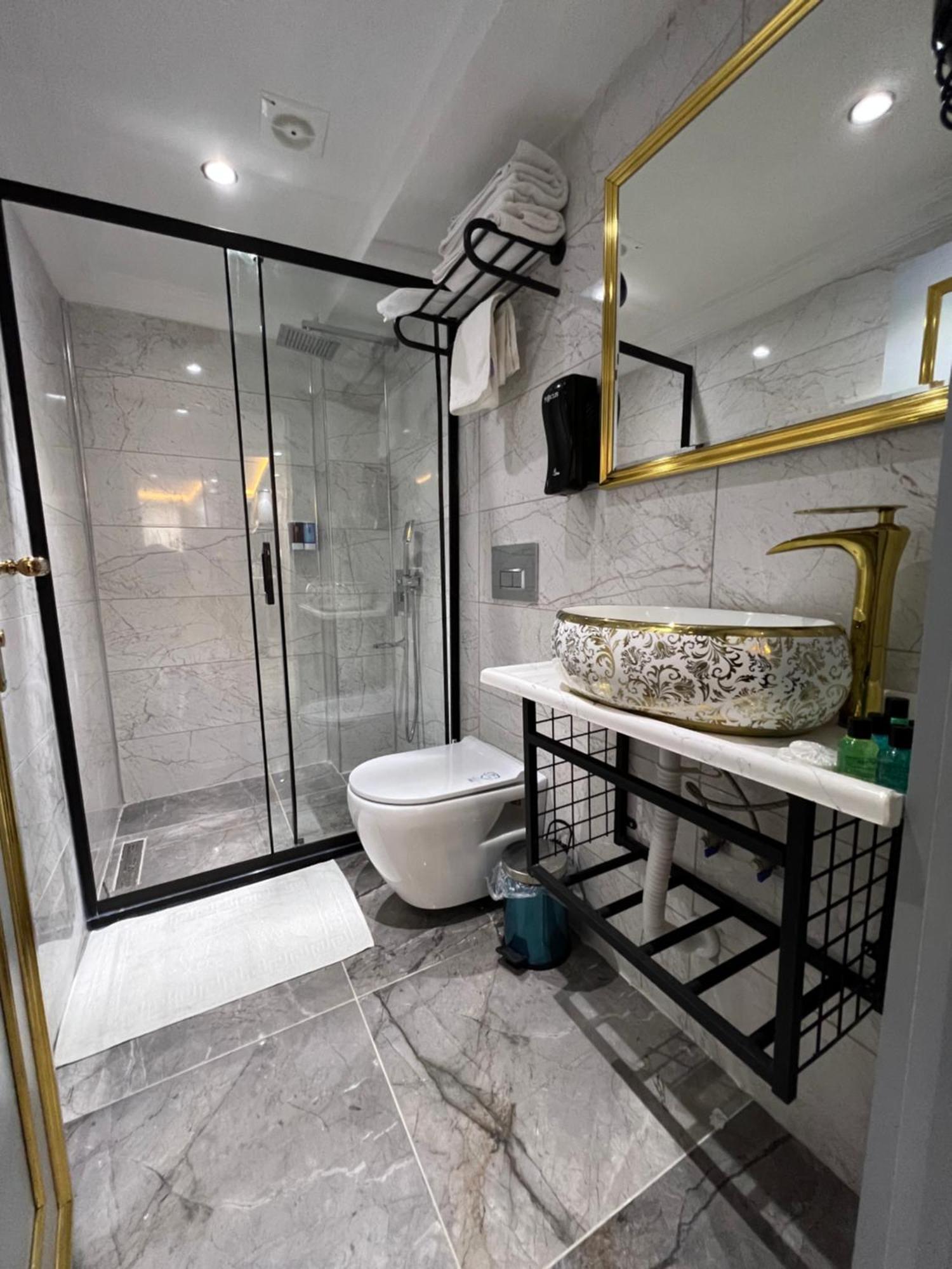 Taksim Larissa Residence Istanboel Buitenkant foto